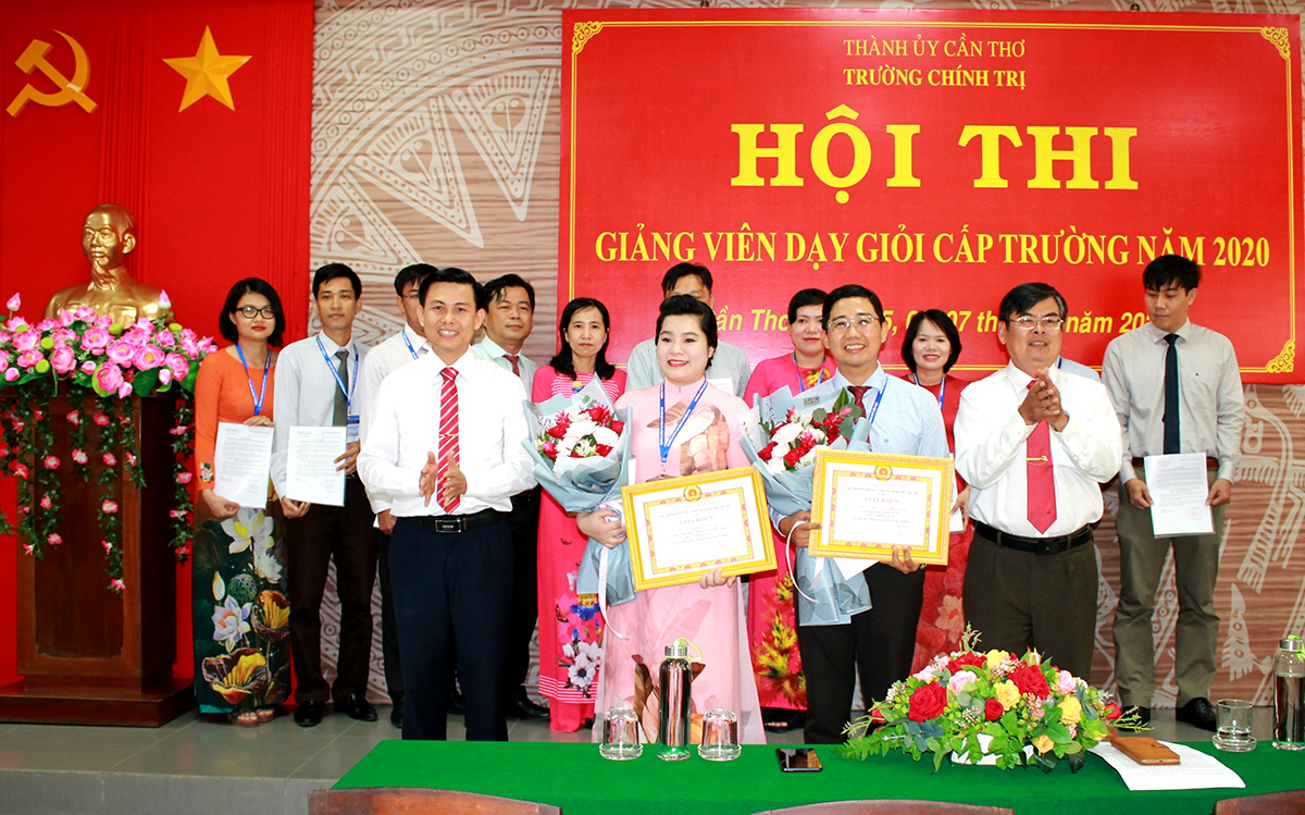 Trường Chính trị thành phố Cần Thơ tổ chức Hội thi giảng viên dạy giỏi cấp Trường - bước chuẩn bị cho Hội thi giảng viên dạy giỏi toàn quốc các trường chính trị, trường cán bộ của các bộ, ngành lần thứ VII